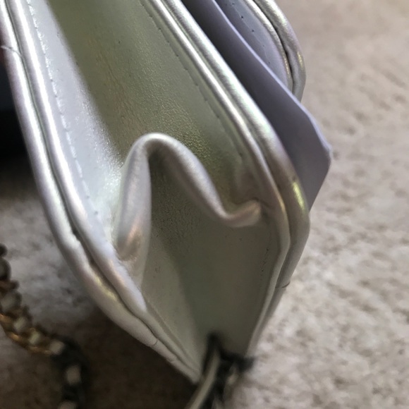 CHANEL 19 WOC iridescent white / ivory 21P - Picture 6 of 12